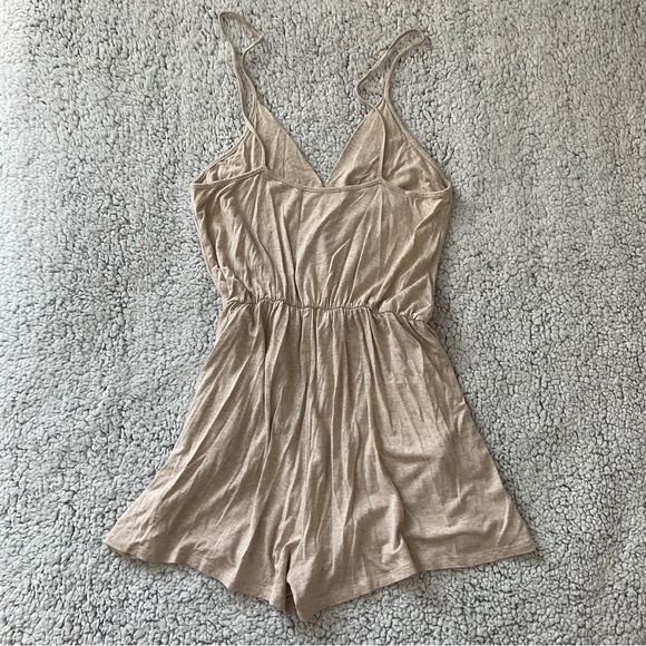 Willy Jays romper tan/beige size medium EUC - Picture 6 of 9